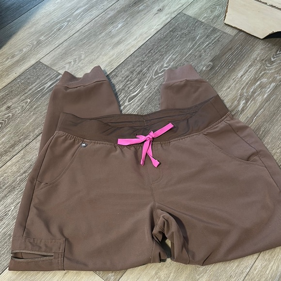 Figs Dusty Purple Scrub Set - like new! - Picture 4 of 8